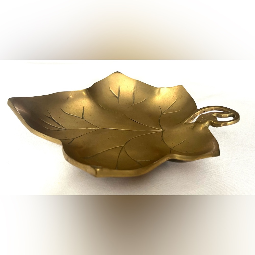 Vintage Bronze Leaf Catchall